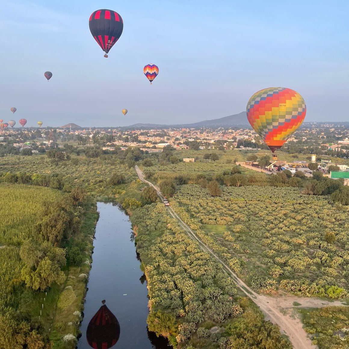 Hot Air Balloons + Teotihuacan Pyramids